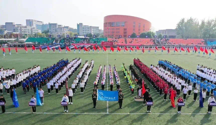在乒乓球台玩的足球叫什么
